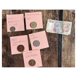 1974 Bahamas 10 Cent, 1967 Great Britain Penny, 1970 Un Peso, 1956 Centavos, 2001 Guatemalan coin and 1000 Italian Lire banknote.