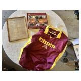 MN Gophers Sweatshirt XXL & Football Vault Book