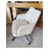 Highly Collectible Mid Modern Cushioned Conference Room Chair w/ Rollers