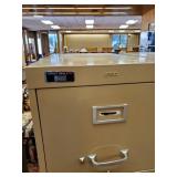 2 4 Drawer Metal File Cabinets