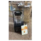 Blender, Heavy Duty,Black Lid Has Some Minor Broken Corners But Blender is Tested and Works and Blends
