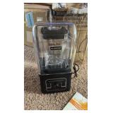 Blender, Heavy Duty,Black Lid Has Some Minor Broken Corners But Blender is Tested and Works and Blends