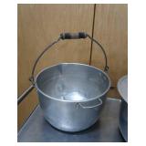 2 BIG STOCK POTS WITH POUR SPOUTS AND 1 LID
