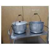 2 BIG STOCK POTS WITH POUR SPOUTS AND 1 LID