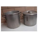 2 STOCK POTS 1 LID