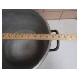 2 STOCK POTS 1 LID
