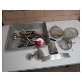 BIG MISC VINTAGE KITCHEN UTENSIL SET