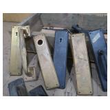 VINTAGE WOOD BOX FULL OF VINTAGE DOOR HANDLES, PLATES AND MORE
