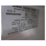 GE REFRIDGERATOR (SMALL)
