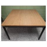SQUARE TABLE