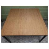 SQUARE TABLE