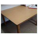 2 TABLES, 4 DRY ERASE BOARDS THAT STAND