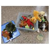 COLLECTABLE BOX OF STUFFED ANIMALS AND BEANY BABIES
