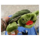COLLECTABLE BOX OF STUFFED ANIMALS AND BEANY BABIES