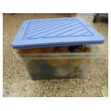 COLLECTABLE BOX OF STUFFED ANIMALS AND BEANY BABIES