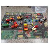 CUTE KIDS RACETRACK RUG &TOYS
