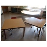 2 SQUARE WOOD TABLES & 4 SMALLER CHAIRS