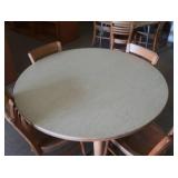 SOLID OAK ROUND TABLE AND 4 SOLID OAK CHAIRS