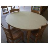 SOLID OAK ROUND TABLE AND 4 SOLID OAK CHAIRS