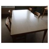 SOLID OAK TABLE AND 4 SOLID OAK CHAIRS