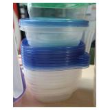 LARGE PLASTIC &KITCHEN WARE LOT