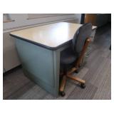NICE METAL DESK AND COMPUTER CHAIR
