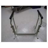 ADJUSTABLE TOILET SUPPORT RACK