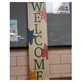NICE SOLID WOOD TABLE & WELCOME SIGN