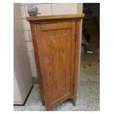 CUTE WOODEN SHELF/CABINET