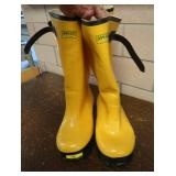 HONEYWELL RUBBER BOOTS SZ 12