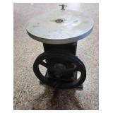 ANTIQUE "AMERICAN FAMILY" SCALE