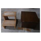 SMALL WOODEN STEP STOOL AND WOODEN BLOCK/STAND