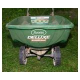Scotts Deluxe EdgeGuard Broadcast Spreader