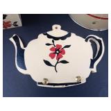 Halls Autumn Leaf Kitchenware Mixed Lot