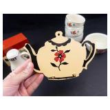 Halls Autumn Leaf Kitchenware Mixed Lot