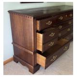MB - Vintage Broyhill Dresser With Two Mirrors
