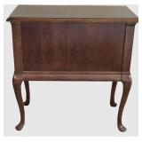Vintage Queen Anne Style Wood 3-Drawer Lowboy Chest