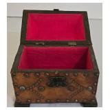 LL-FR - Decorative Vintage Trunk Boxes Mixed Lot
