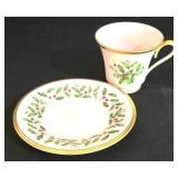 LL-FR - Lenox Holiday China Dinnerware Set (Lot of 40)