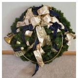 LL-ST - Christmas Wreath With Angel, Horn & Carrying Case
