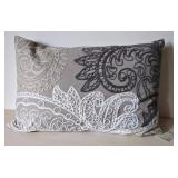 LR - INK & IVY Decorative Pillow Covers With Forms (Lot of 4)