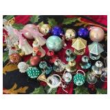 LL-ST - Christmas Decor Mixed Lot - Wrapping Paper, String Lights, Rugs, Basket & Ornaments
