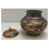 Vintage Exquisite Chinese Covered Decorative Gilded Cloisonne Urn With Wood Stand 9"