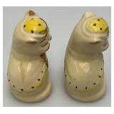 Vintage Shawnee Puss & Boots Cats Salt And Pepper Shakers With Gold Tone Accents 3 1/4" (One Ear Has Chip)