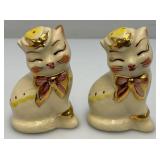 Vintage Shawnee Puss & Boots Cats Salt And Pepper Shakers With Gold Tone Accents 3 1/4" (One Ear Has Chip)