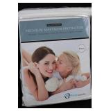 Handy Laundry Waterproof Mattress Protectors Twin & Full (Lot of 2)