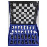 Wood Chess Set in Presentation Case (32 Pieces)