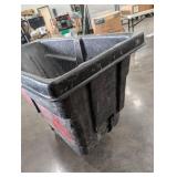 Rubbermaid Tilt Truck Rolling Dump Cart