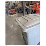 Toter Wheeled Trash Cart