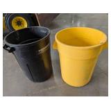 Rubbermaid Brute Trash Can Set (Lot of 2)